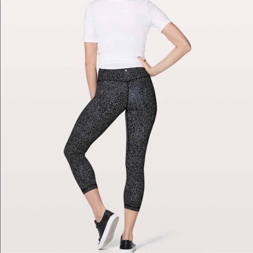 Lululemon Align Crop 21" Size 4 - Picture 2 of 9